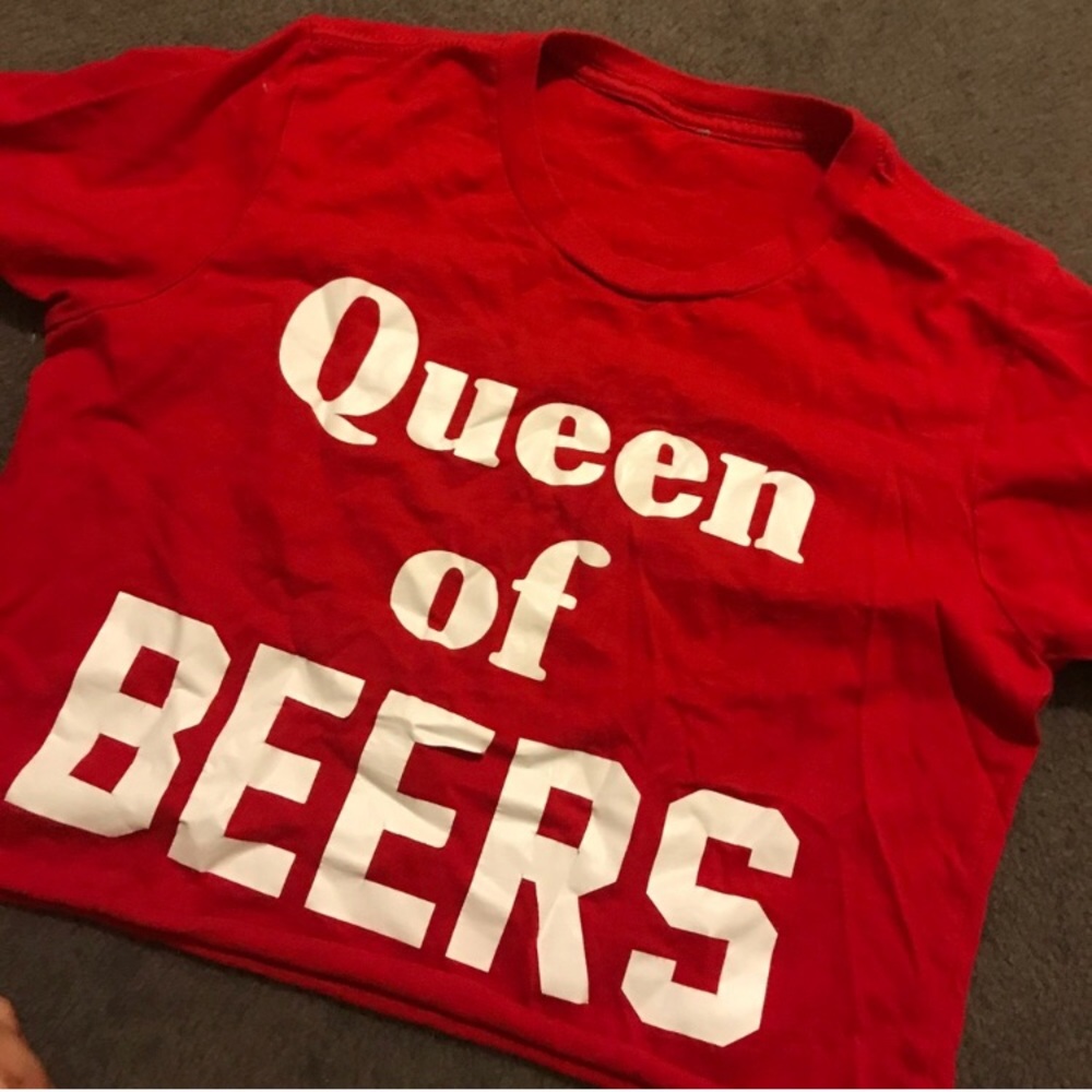 Queen of Beers crop top